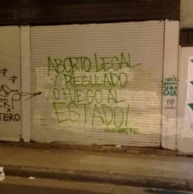 "¡Va a caer, va a caer, el patriarcado se va a caer!”, el grito fuera del Congreso argentino