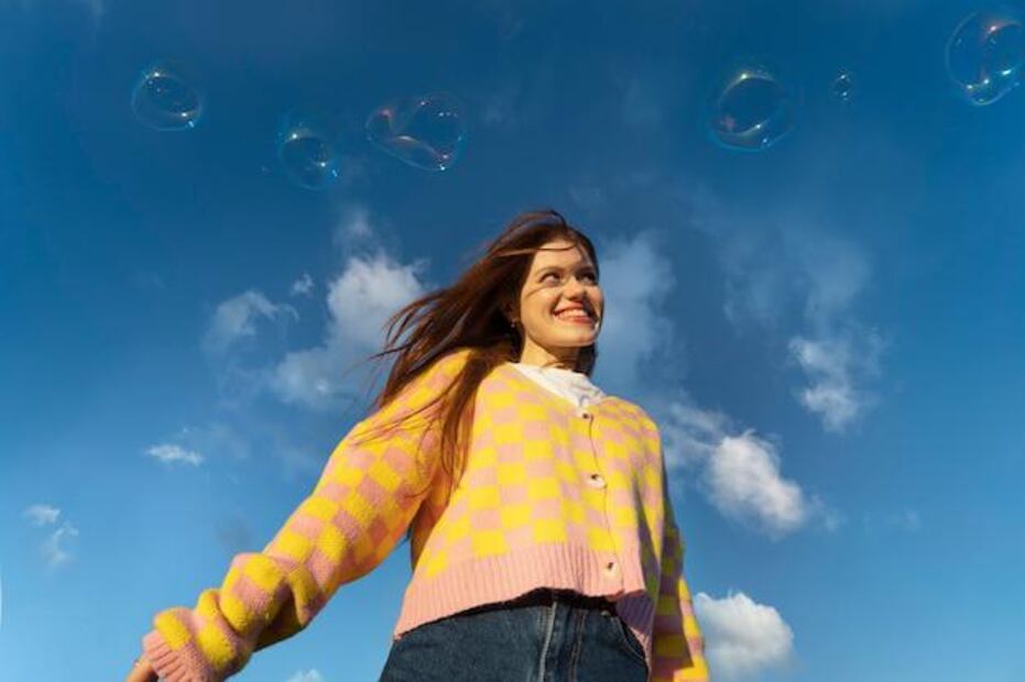 La felicidad, una meta universal con múltiples caminos. Fuente: Freepik.