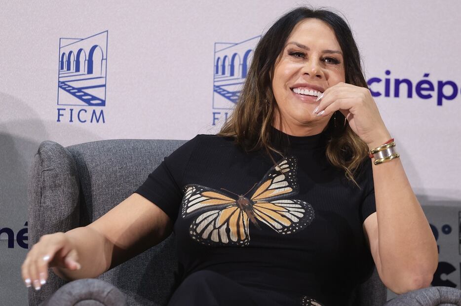 Karla Sofía Gascón en la conferencia de prensa de la película “Emilia Pérez” de Jacques Audiard, durante el Festival Internacional de Cine de Morelia.
Foto: EL UNIVERSAL / Berenice Fregoso