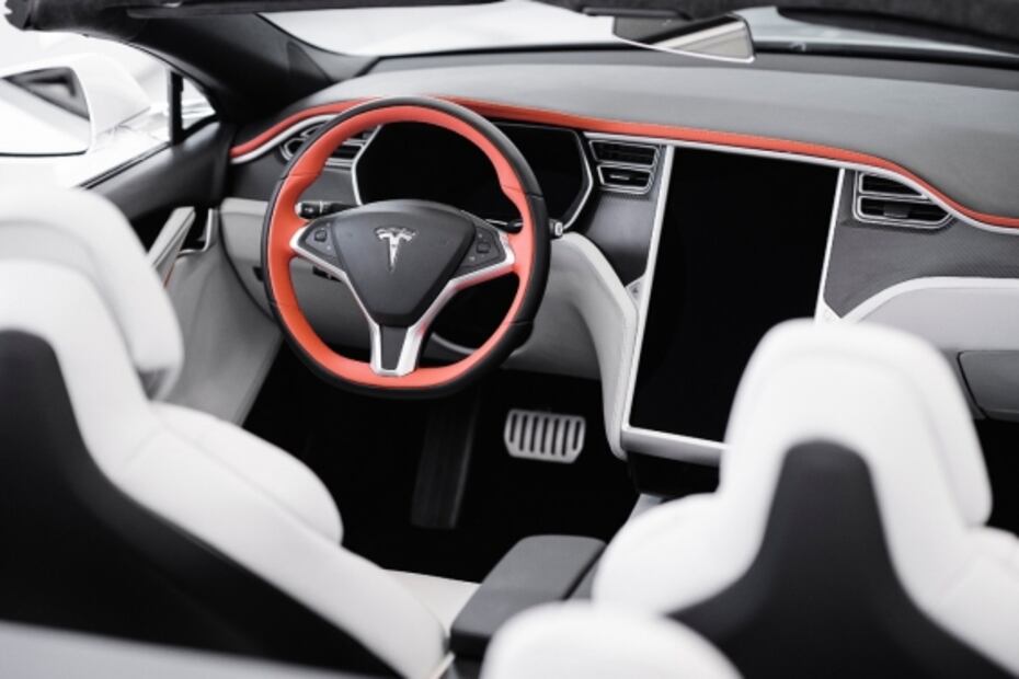 Así quedó un Tesla Model S transformado a auto descapotable