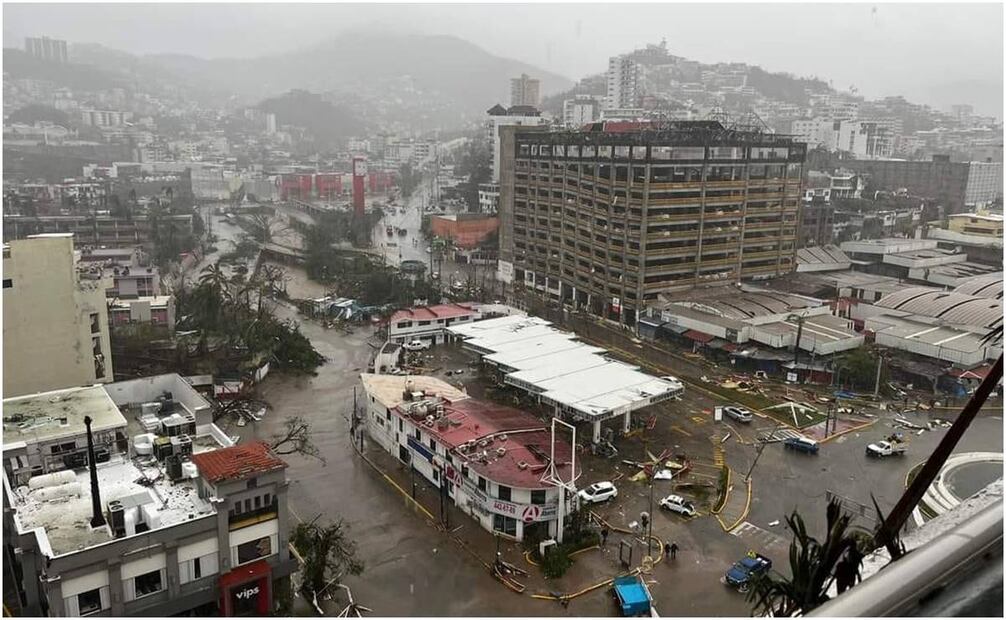 Destrozos de huracán Otis en Acapulco. Foto: @jorgestevez