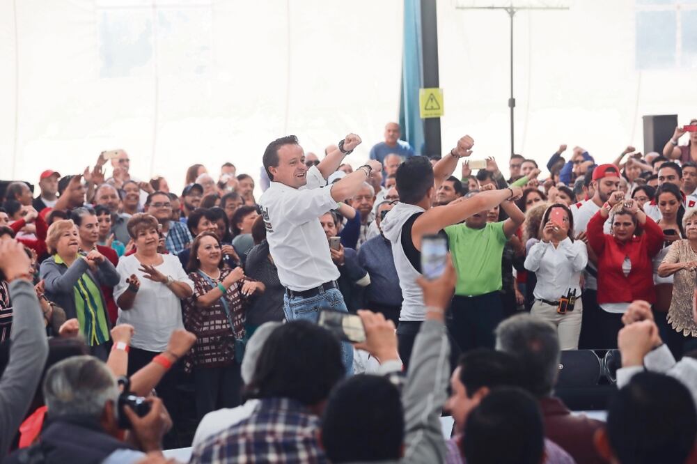 El candidato Mikel Arriola participó en la Jornada de Activación Física que se llevó a cabo en el centro social SNTISSSTE, con los trabajadores de este sindicato a quienes invitó a bailar con él al ritmo de la popular canción Danza Kuduro. IRVIN OLIIVARES