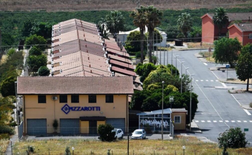 Cierran en Italia el mayor centro para migrantes de Europa