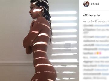 Emily Ratajkowski impacta con nuevo desnudo