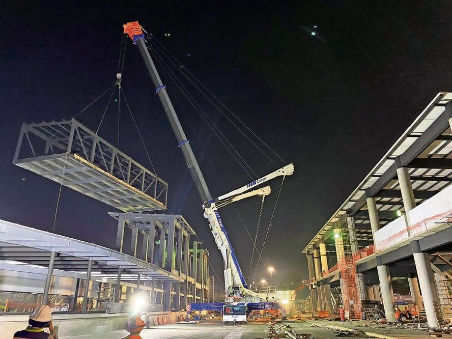 La Sobse instaló una pasarela peatonal de 39 toneladas de acero. Foto: Especial