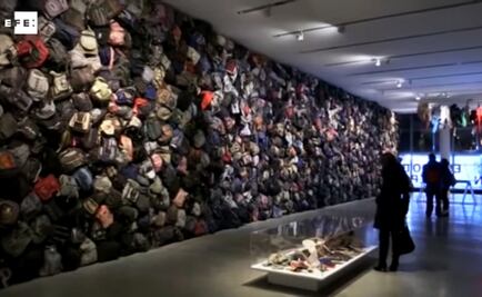 Erigen "muro de mochilas" de migrantes contra Trump