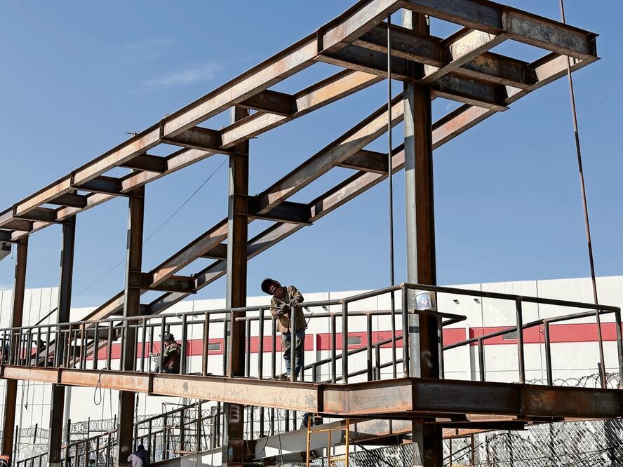 El puente se realizó con rampas para facilitar el acceso a personas con discapacidad. Foto: Arturo Contreras / EL UNIVERSAL