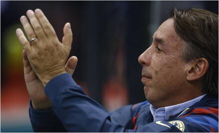 Emilio Azcárraga ratifica a Miguel Herrera como DT del América 