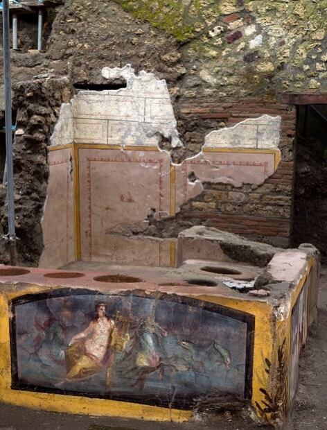 Descubren en Pompeya un "restaurante" aún con alimentos y los orígenes de la comida para llevar
