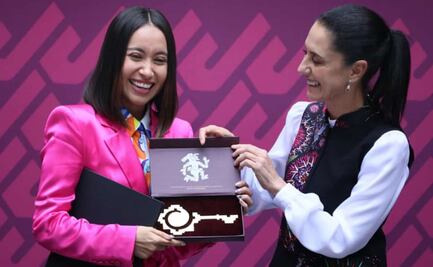 Sheinbaum entrega llave de la CDMX a Katya Echazarreta, primera mexicana en visitar el espacio