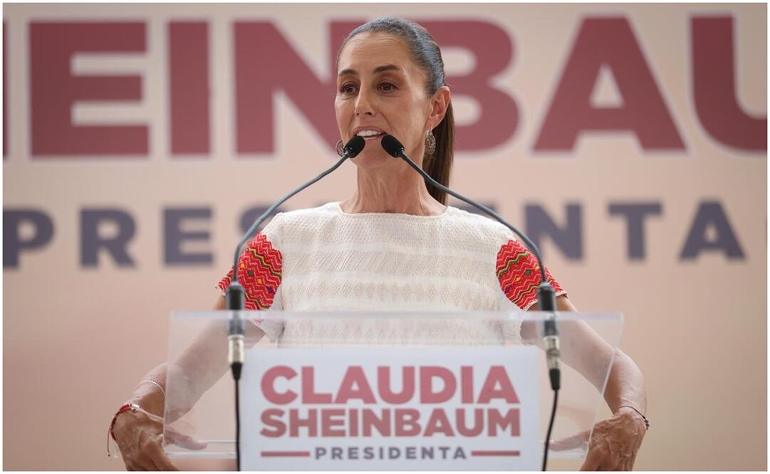 Claudia Sheinbaum señaló que, el apoyo de los programas del bienestar ayuda a las familias, ya que en las administraciones pasadas nunca voltearon a ver a los más necesitados. Foto: Diego Simón/EL UNIVERSAL