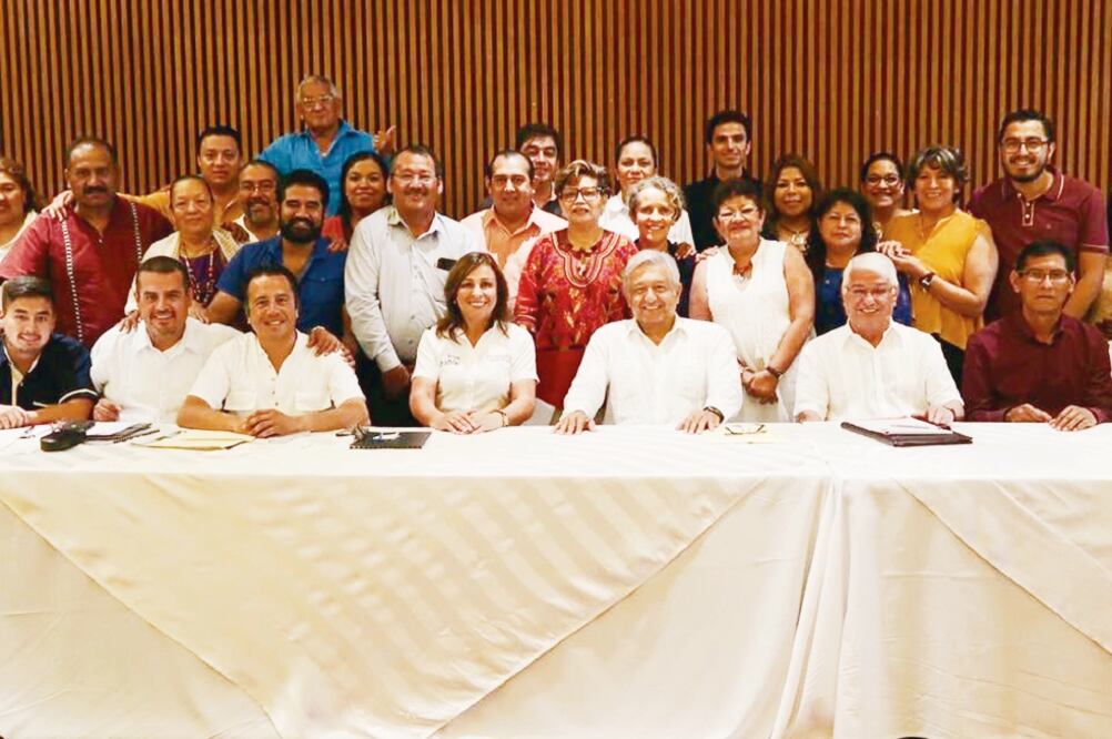 Andrés Manuel López Obrador, presidente nacional de Morena, cerró los trabajos de la reunión plenaria de diputados federales de su bancada, previo al inicio del periodo ordinario de sesiones (TOMADA DE FACEBOOK)