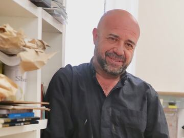 Renuncia de Bellatin divide opiniones entre la comunidad cultural