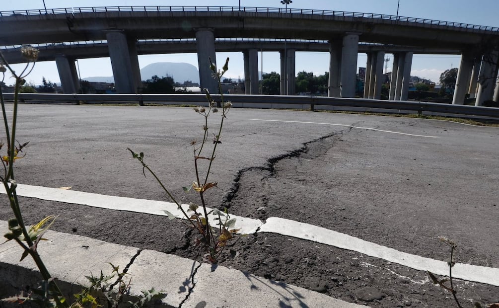 Cierre vial en Puente de La Concordia complica tránsito por obras del Trolebús Santa Martha-Chalco. Foto: Berenice Fregoso