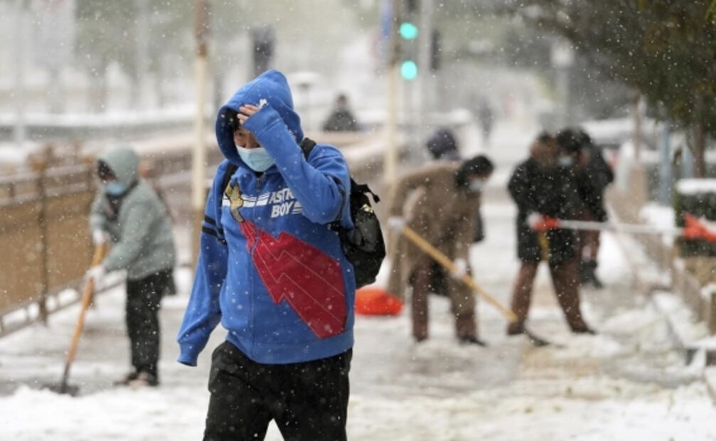 Tormenta de nieve provoca cortes en autopistas y cancelación de vuelos en China