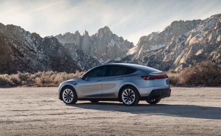 Nueva versión del Tesla Model Y llegará a EU en marzo; valor de la marca 26% por edad de sus vehículos