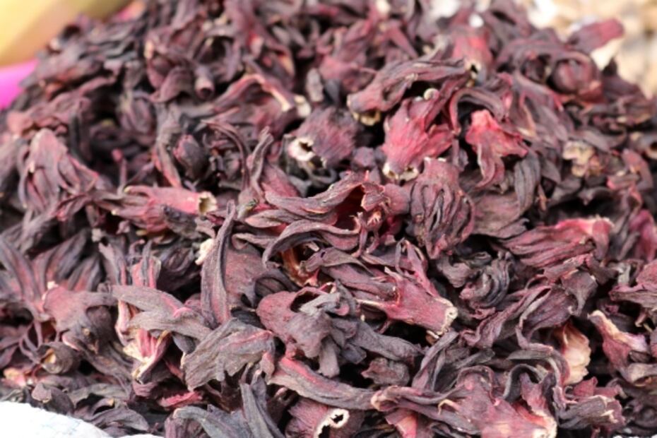 Cómo hacer un tinte rojo con flor de jamaica