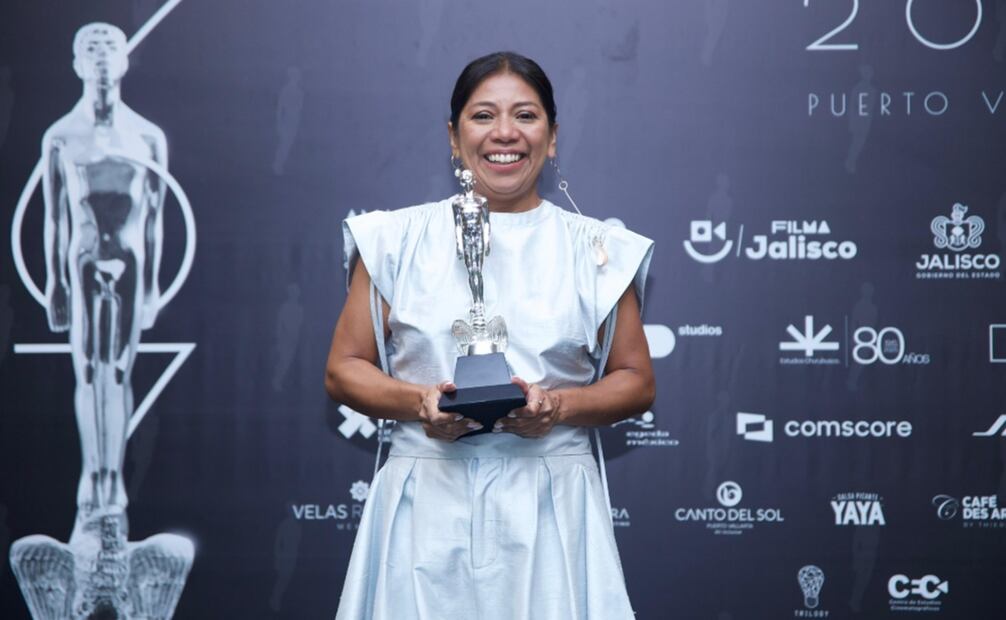 Yadira Pérez le dio el primer galardón a los Premios Ariel 2025 como Mejor Coactuación Femenina. Foto: Hugo Sánchez/EL UNIVERSAL.