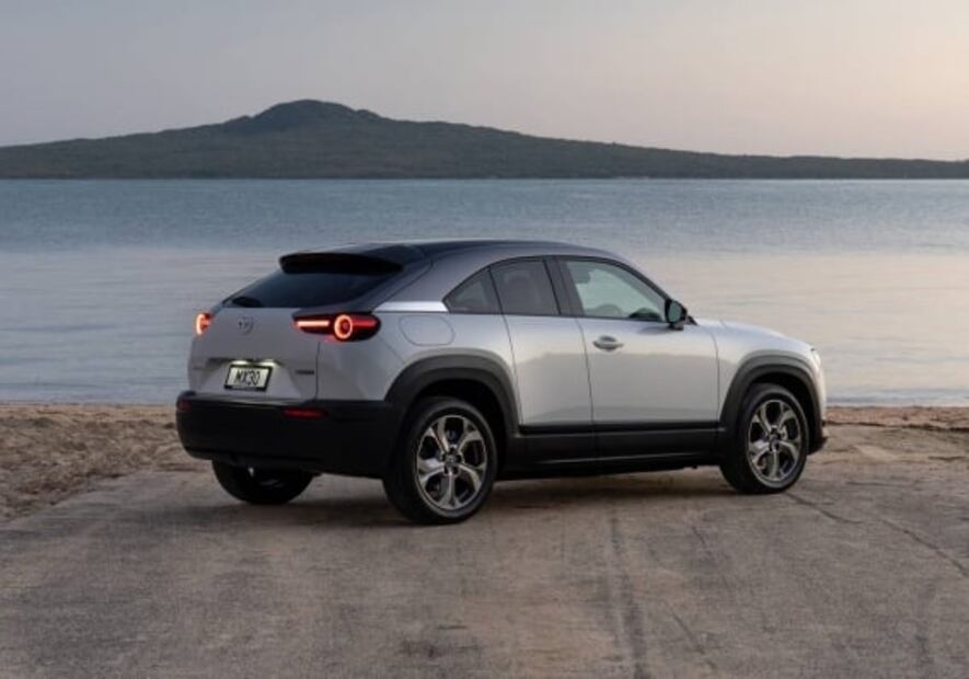 Primer contacto: Mazda MX-30 2022, emociones no contaminantes