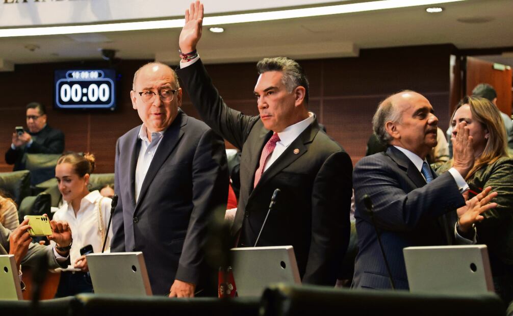 Rubén Moreira, Alejandro Moreno y Manuel Añorve, del PRI, en el Senado de la República. Foto: Carlos Mejía / EL UNIVERSAL