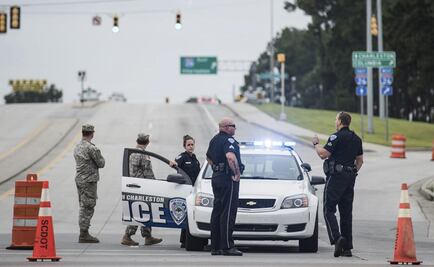 Policías de EU se enfrentan con hombre en ruta de evacuación de "Matthew"