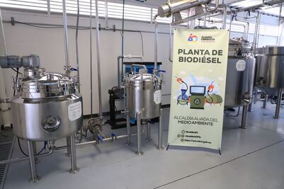 Lía Limón inaugura la planta de biodiésel IPN-GBD-1000