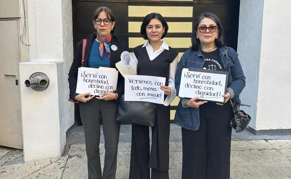 "¡Serví con honestidad, declino con dignidad!" (30/10/24). Foto: X @LMonicaLopezB