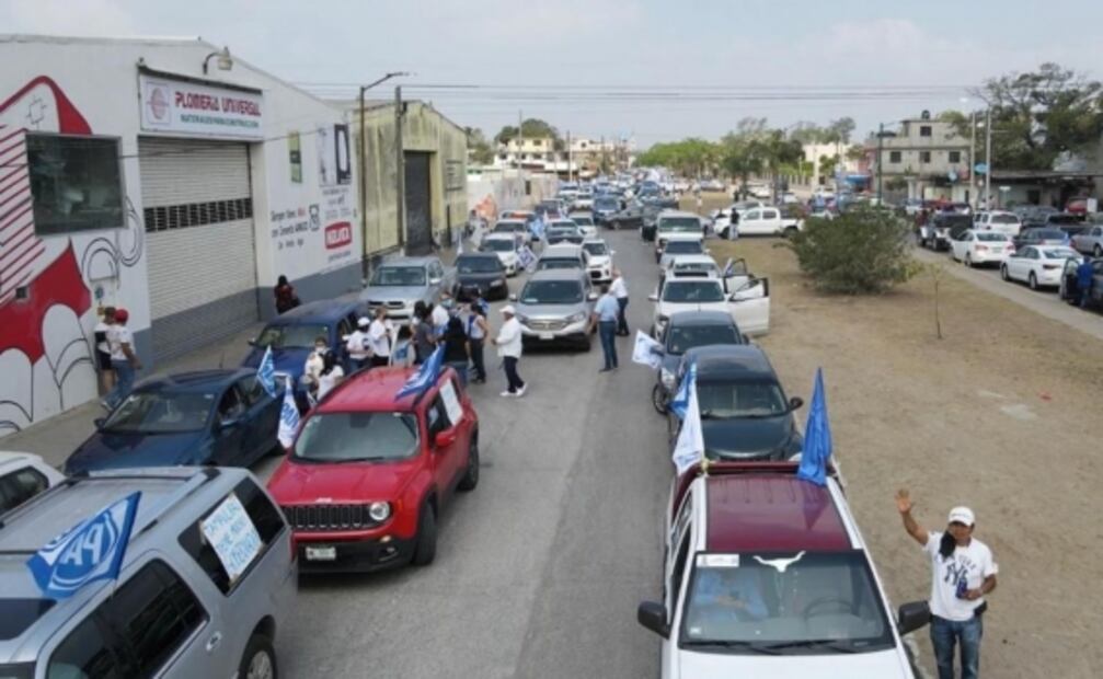 Con "Caravana de la Victoria" candidatos panistas respaldan a García Cabeza de Vaca 