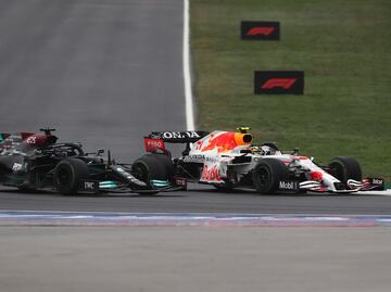 Checo Pérez y Lewis Hamilton protagonizaron cardíaca batalla en el GP de Turquía