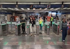 STC concluye instalación de torniquetes en estación del Metro Zócalo-Tenochtitlán; permiten agilizar ingreso y salida de usuarios