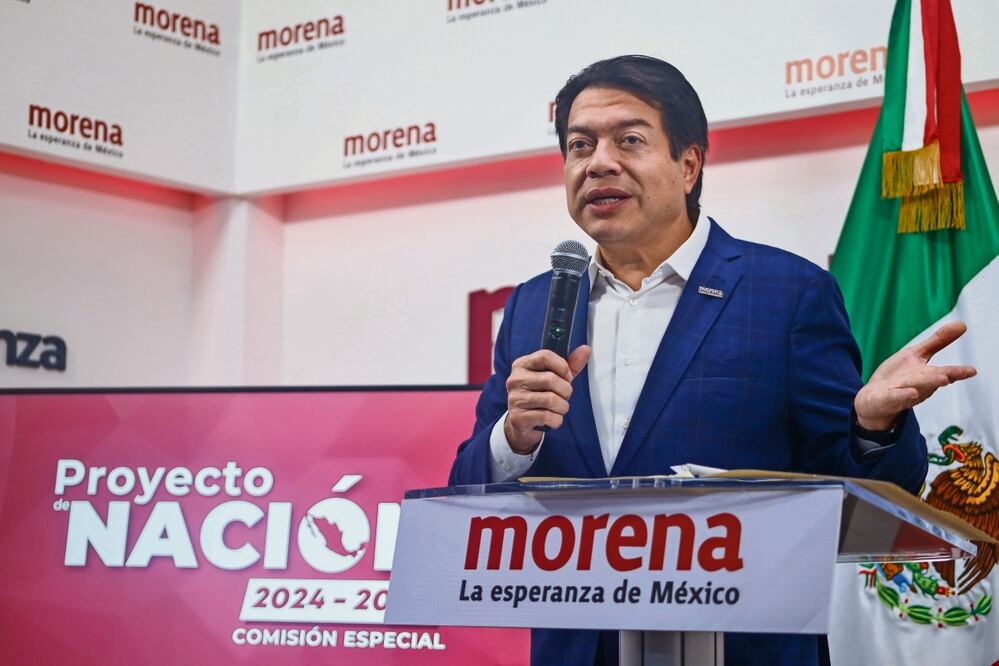 El dirigente de Morena, Mario Delgado, pidió a las corcholatas presidenciales no contratar espectaculares y deslindarse de esas muestras de apoyo. Foto: Hugo Salvador / EL UINIVERSAL