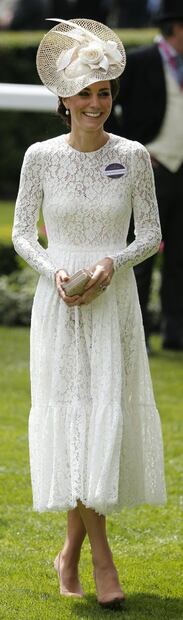 Puedes vestir al estilo de la realeza con estos looks