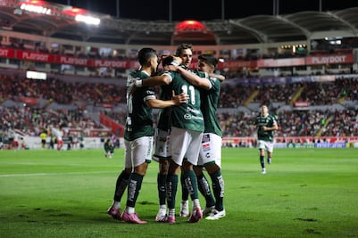 León supera a Necaxa y se lleva la victoria; "Chicote" Calderón sale lesionado entre lágrimas