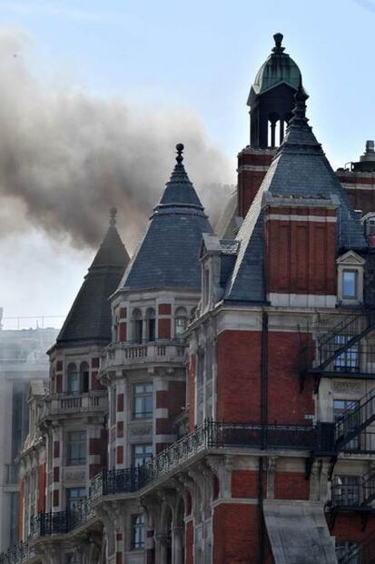 Incendio en un hotel 5 estrellas de Londres 