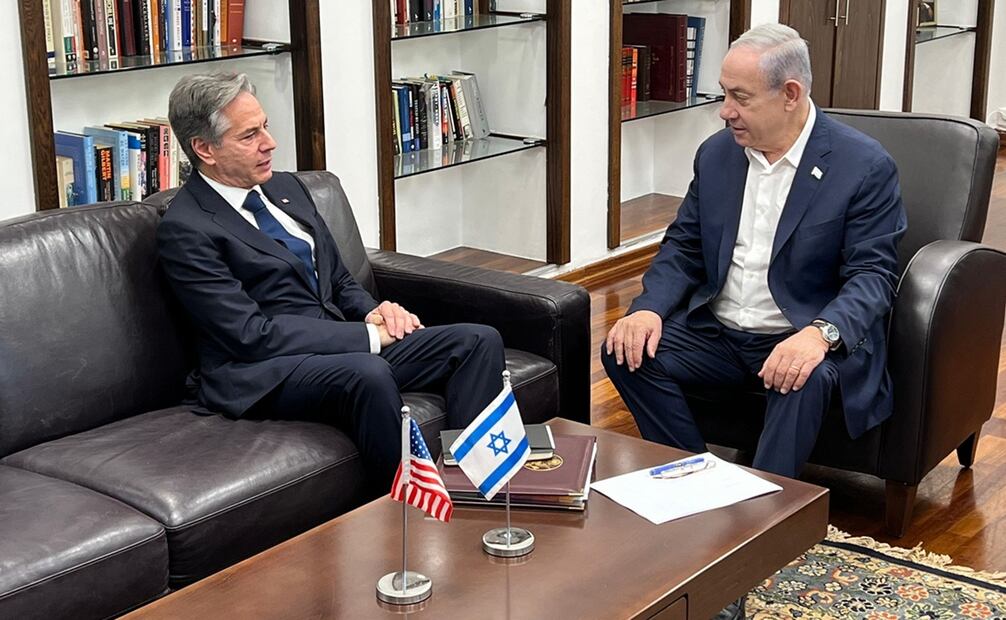 El secretario de Estado de EU, Antony Blinken, con el primer ministro de Israel, Benjamin Netanyahu, este viernes en Tel Aviv. Foto: EFE