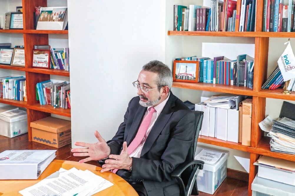 Óscar Guerra Ford, comisionado del INAI, aseguró que el instituto no dejará de lado las solicitudes de información hasta saber el destino del Info local (YADÍN XOLALPA. EL UNIVERSAL)