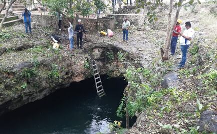 Inicia estrategia para proteger cenotes en Yucatán; limpian cuerpo de agua en Sanahcat