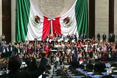 Diputadas toman la tribuna; exigen garantizar los derechos políticos a las mujeres en Chiapas