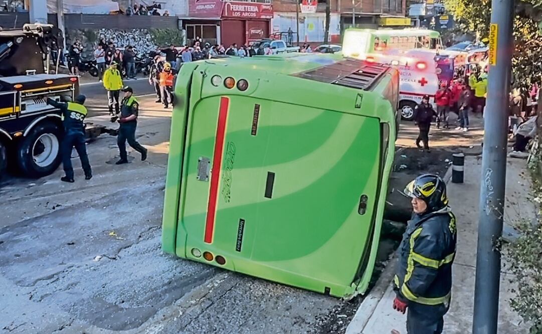 El viernes se registró una volcadura de un camión de la Ruta 70 que dejó más de 20 lesionados. Foto: Archivo | El Universal