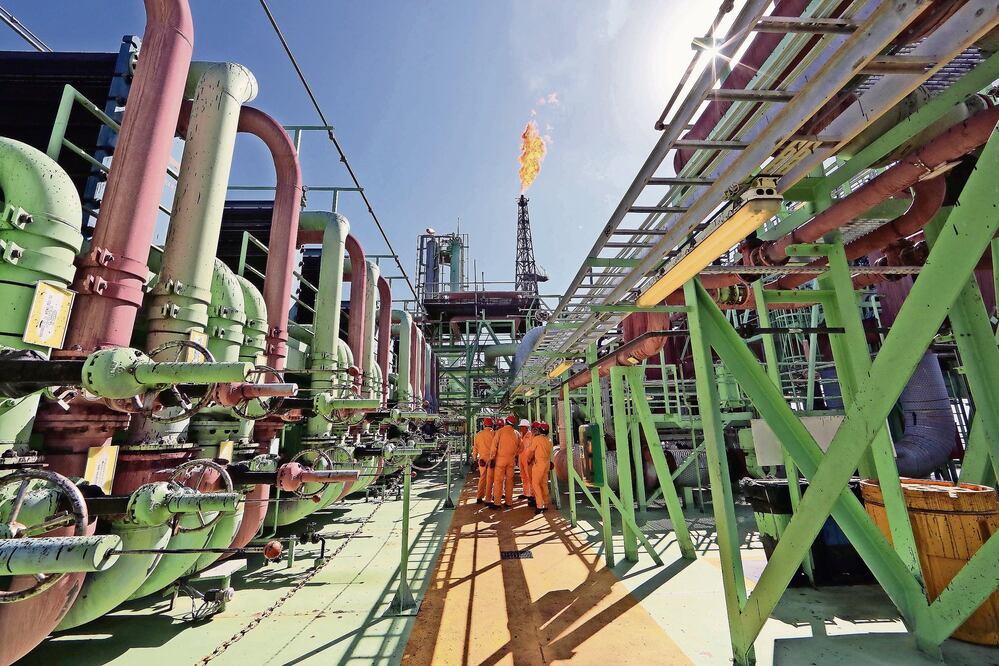 La inversión financiera asociada a las aportaciones a Pemex motivó un mayor gasto programable en 2016, justificó la Secretaría de Hacienda. (ARCHIVO EL UNIVERSAL)