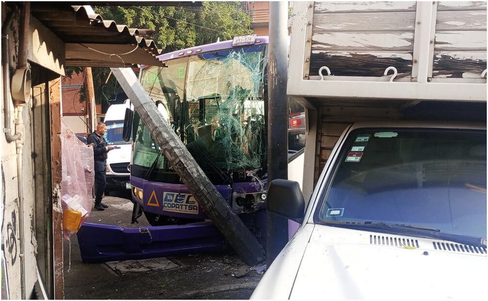 Accidente de tránsito en Circuito Interior. Foto:  @luismiguelbaraa