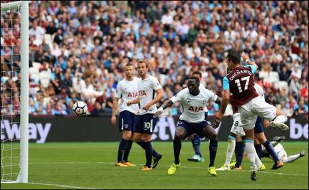 Chicharito anota y el West Ham vuelve a perder
