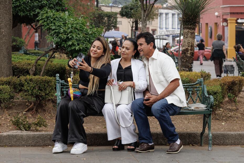 Familias enteras decidieron salir a festejar a las mamás en su día. (Foto: Yaretzi Osnaya/ EL UNIVERSAL)