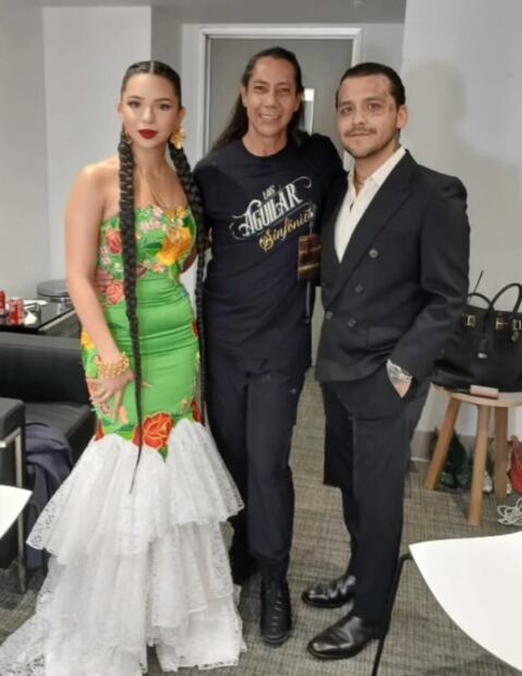 Ángela Aguilar y Christian Nodal juntos en el Hollywood Bowl, uno de los más reputados de Los Ángeles.