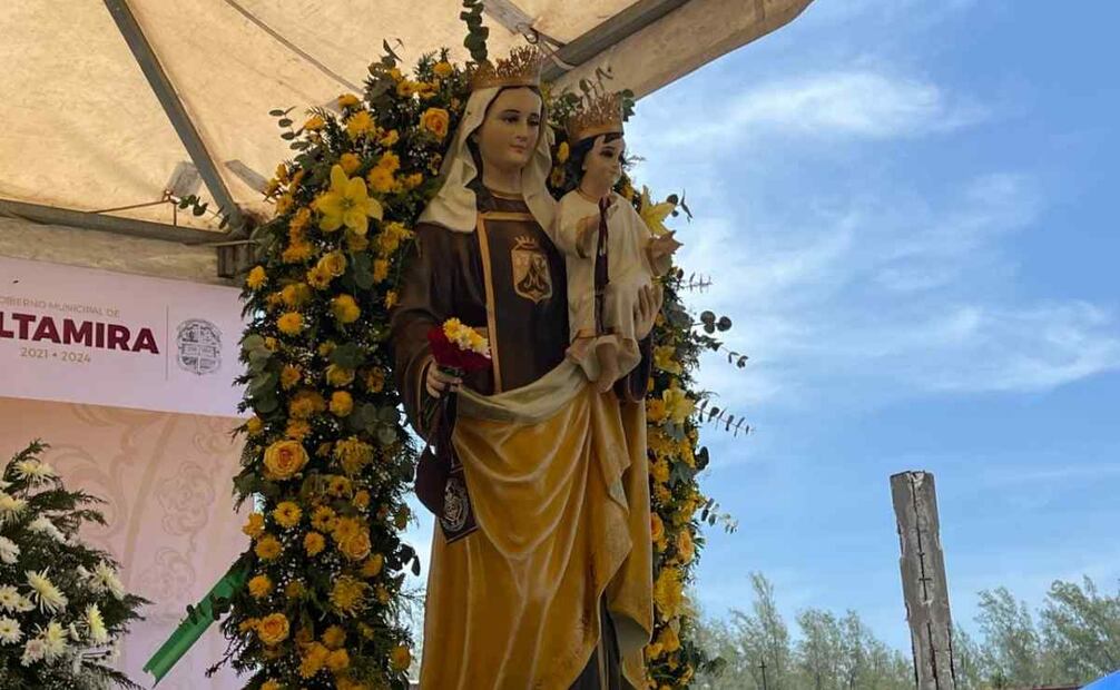 En el recorrido por el río Pánuco pasaron por lugares emblemáticos como la exaduana de Tampico, para concluir como cada año, en el monumento a la Virgen del Carmen. Foto: Especial