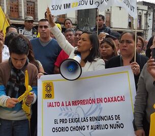 PRD 'clausura' SEP tras violencia en Oaxaca