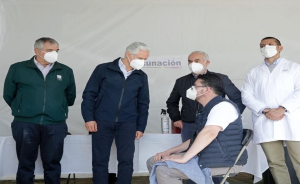 Del Mazo visita módulo de vacunación antiCovid en hospital del Edomex