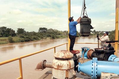 Lluvias enturbian agua y dejan sin abasto a 400 mil