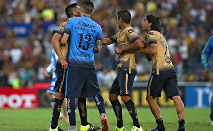 Cabrera y Britos, casi a los golpes, al final del Puebla-Pumas