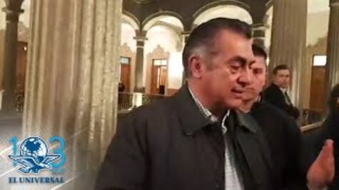 Le piden a "El Bronco" ayudar a adulto mayor; "con esa cadenita le compras esa madre", responde